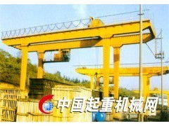 双梁门式起重机 双梁吊钩门式起重机 门式起重机 供应信息